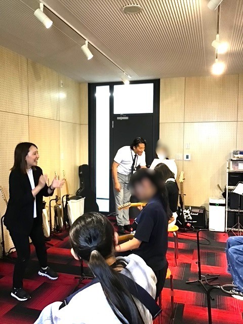 堺リベラル高校　オープンキャンパス　楽器